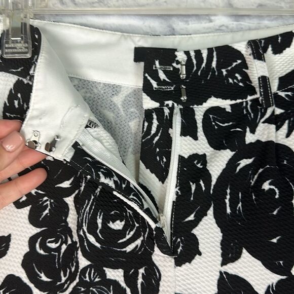 Lucca Couture BLACK ROSE KNIT PANTS Size Small - Picture 4 of 10